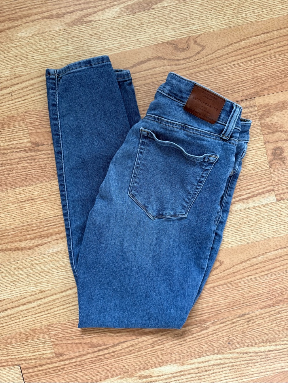 Lucky Brand Skinny Jeans in Medium Blue Wash